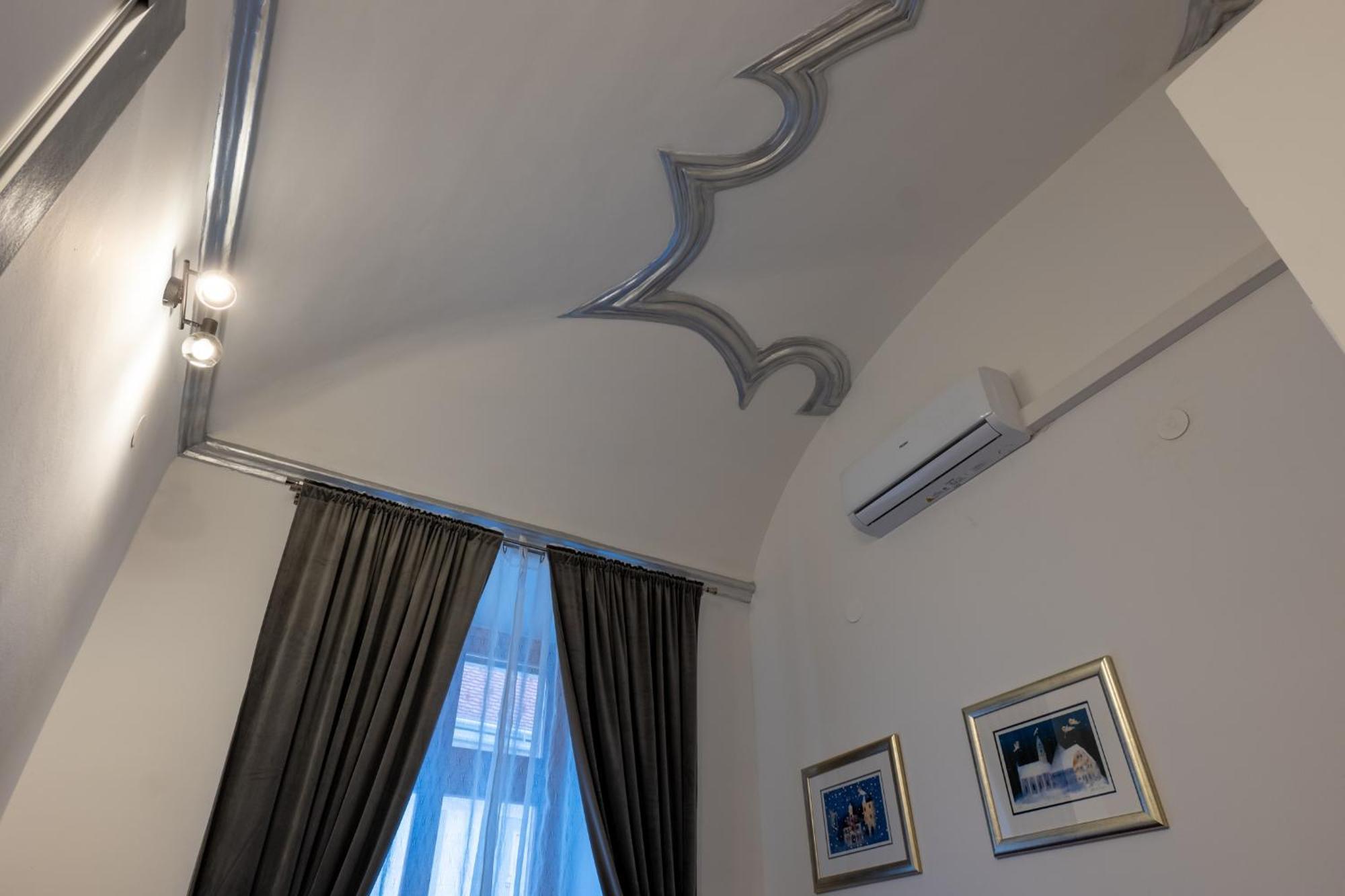 Little Vienna Silver Apartment Varazdin Exterior photo